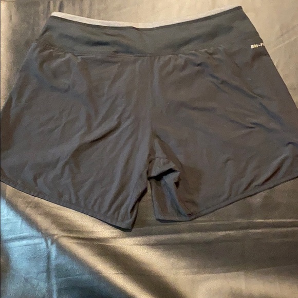 Black Nike shorts - Picture 3 of 3